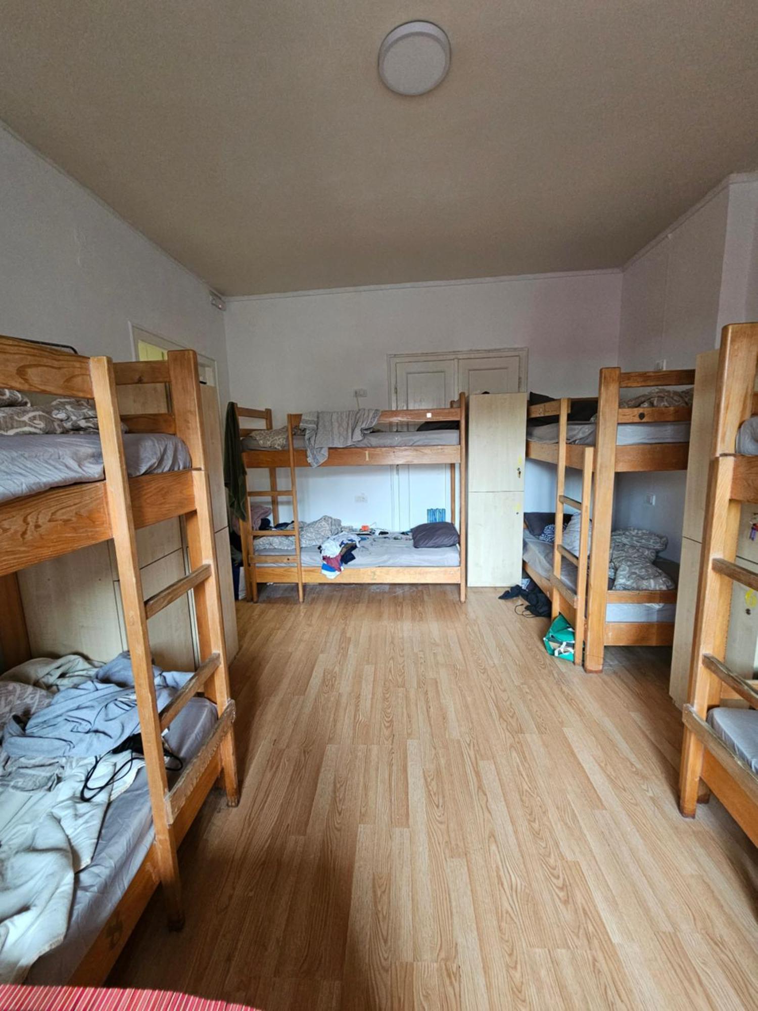 The Traveling Theater Hostel Belgrade Exterior photo